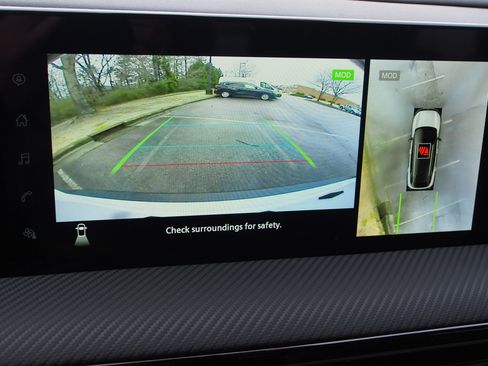 Used 2025 Nissan Kicks SR image 25