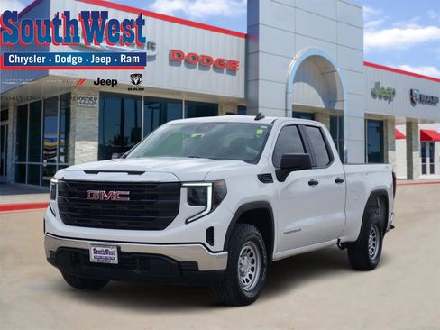 Used 2024 GMC Sierra 1500 Pro w/ Pro Value Package image 2