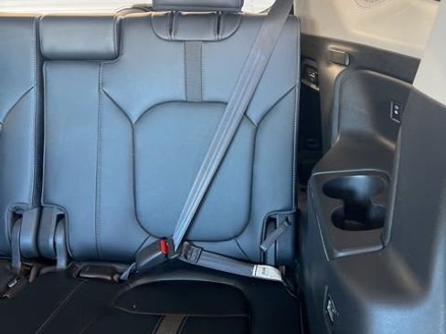 Used 2024 Honda Pilot Touring image 13
