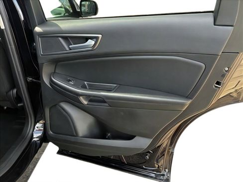 Used 2024 Ford Edge SE w/ Black Appearance Package AWD/4WD image 18