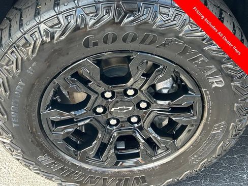 Used 2022 Chevrolet Silverado 1500 ZR2 w/ Technology Package AWD/4WD image 28