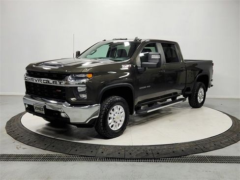 Used 2022 Chevrolet Silverado 3500 LT w/ Convenience Package image 3