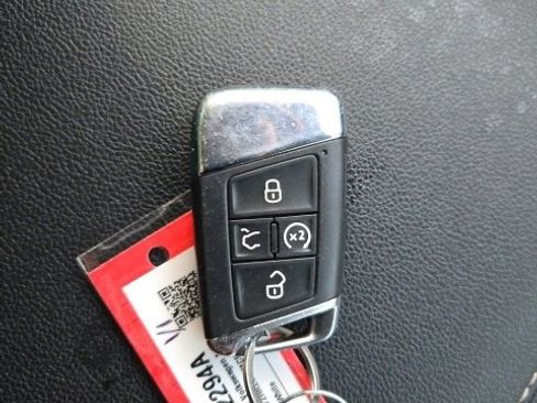 Used 2021 Volkswagen Atlas SE image 15