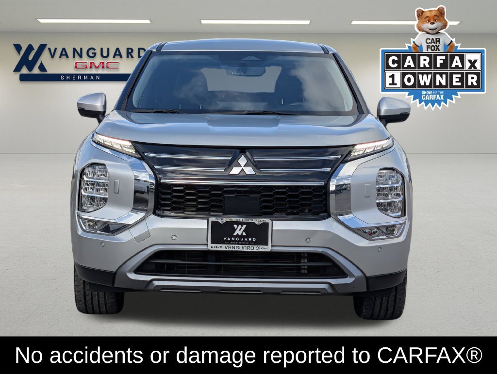 Used 2025 Mitsubishi Outlander SE AWD/4WD image 2