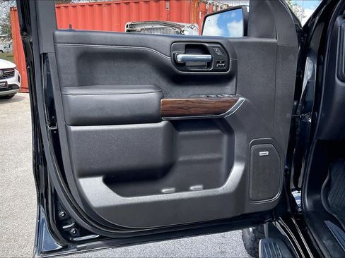 Used 2020 GMC Sierra 1500 SLT RWD image 21