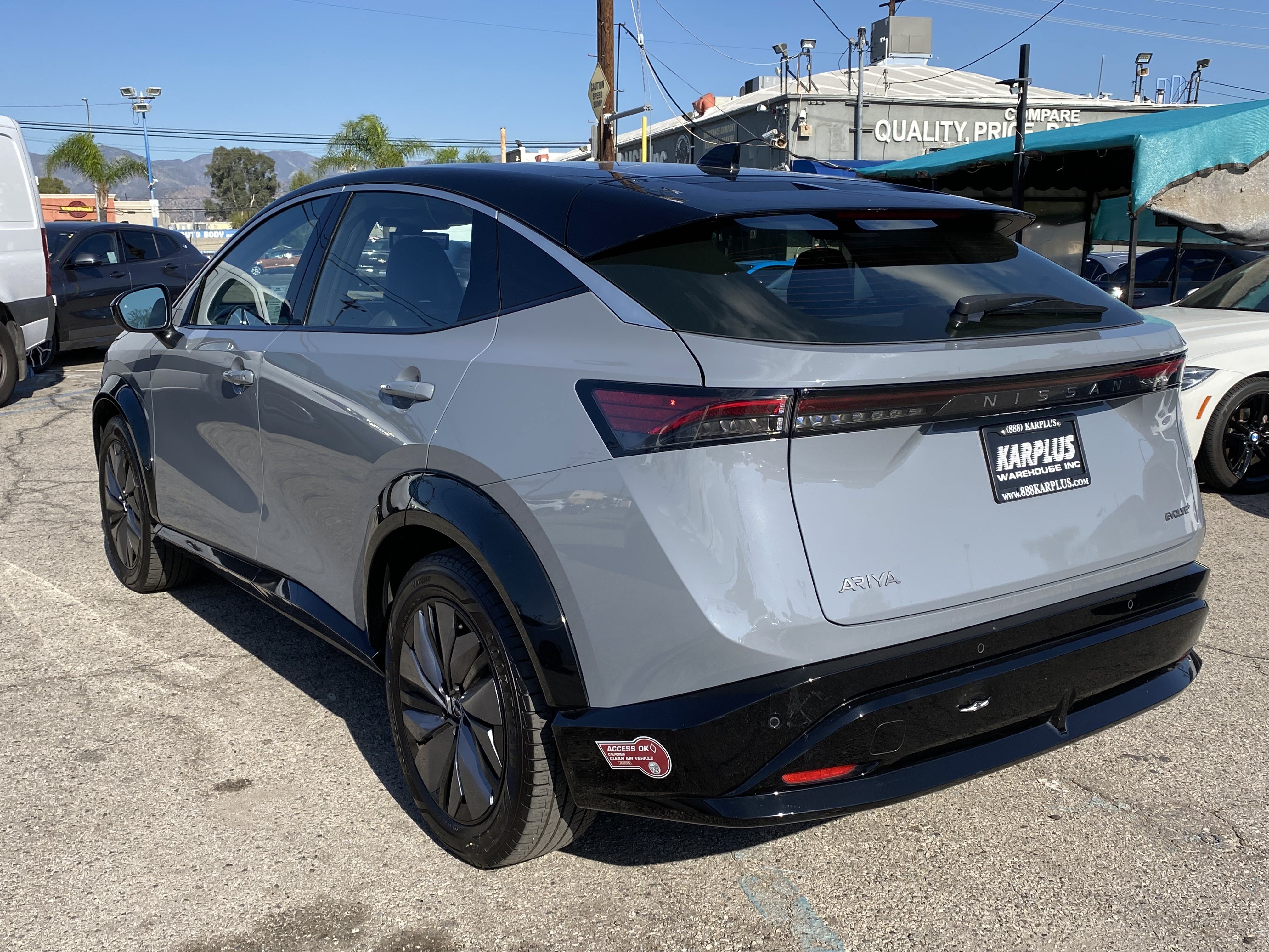 Used 2023 Nissan Ariya FWD image 12