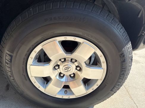 Used 2008 Toyota FJ Cruiser 4WD image 31
