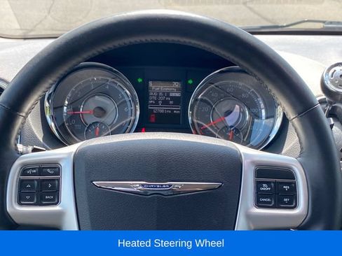 Used 2015 Chrysler Town & Country Touring w/ Driver Convenience Group FWD image 8