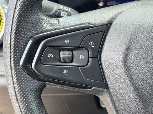 Used 2024 Chevrolet Trax LT FWD image 22