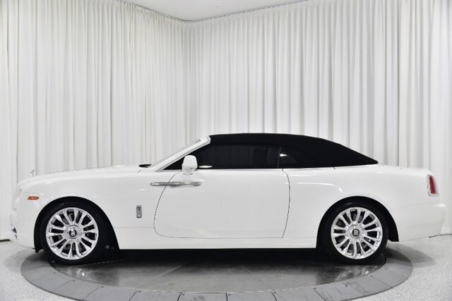 Used 2019 Rolls-Royce Dawn RWD image 4