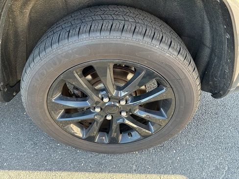 Used 2021 Jeep Grand Cherokee Laredo X AWD/4WD image 23
