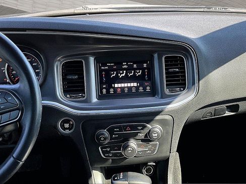 Used 2020 Dodge Charger SXT image 6