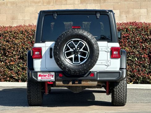 Used 2025 Jeep Wrangler Unlimited Rubicon AWD/4WD image 5