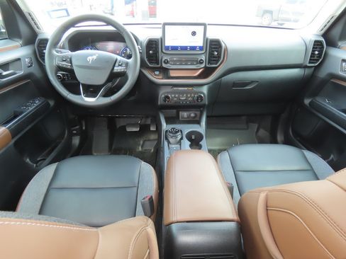 Used 2024 Ford Bronco Sport Outer Banks AWD/4WD image 23