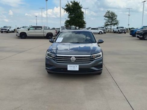 Used 2019 Volkswagen Jetta SEL FWD image 3