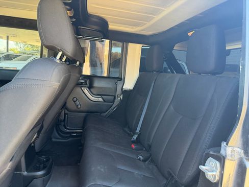 Used 2018 Jeep Wrangler Unlimited Sport w/ Connectivity Group image 25