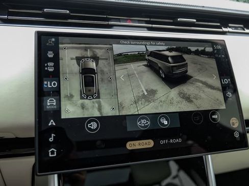 Used 2025 Land Rover Range Rover Long Wheelbase Autobiography AWD/4WD image 28