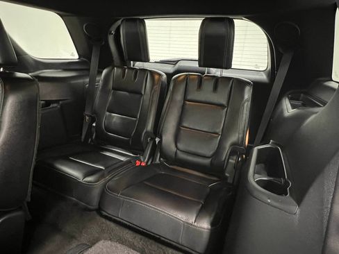 Used 2016 Ford Explorer Limited w/ Equipment Group 301A AWD/4WD image 33