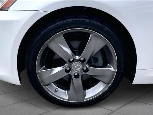 Used 2010 Lexus IS 250C image 9