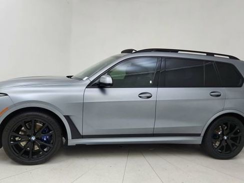 Used 2024 BMW X7 xDrive40i w/ M Sport Package image 3