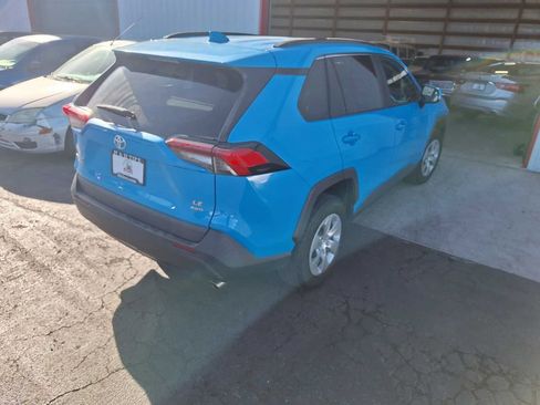 Used 2021 Toyota RAV4 LE image 5