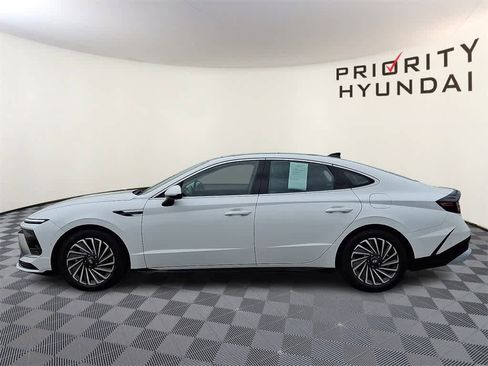 Used 2025 Hyundai Sonata Limited image 7