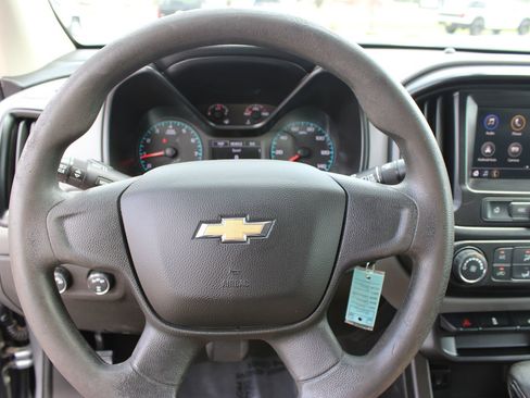 Used 2022 Chevrolet Colorado W/T AWD/4WD image 12