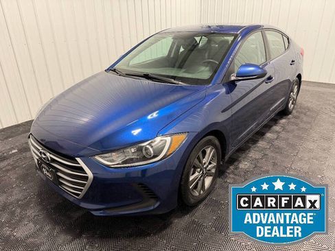 Used 2017 Hyundai Elantra SE image 1