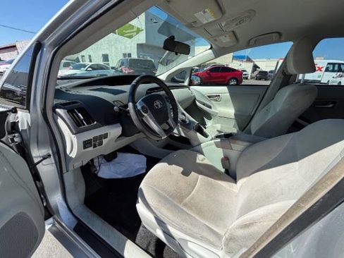 Used 2015 Toyota Prius Two image 10