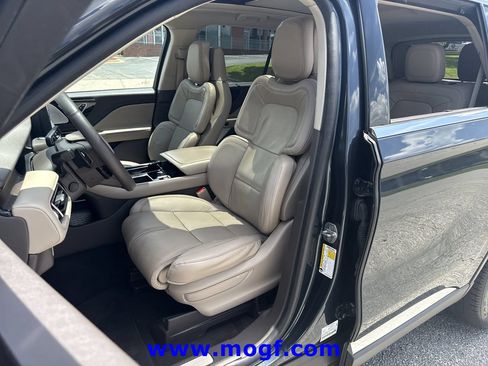 Used 2022 Lincoln Aviator Reserve w/ Equipment Group 201A AWD/4WD image 23