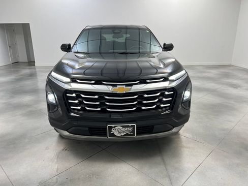 Used 2025 Chevrolet Equinox LT AWD/4WD image 3