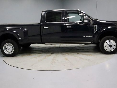 Used 2020 Ford F450 Platinum w/ FX4 Off-Road Package AWD/4WD image 13
