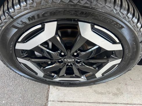 Used 2024 Kia Telluride S AWD/4WD image 43