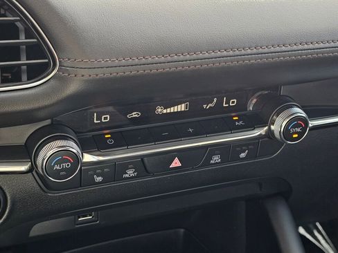 Used 2019 MAZDA MAZDA3 AWD Hatchback w/ Premium Pkg image 11