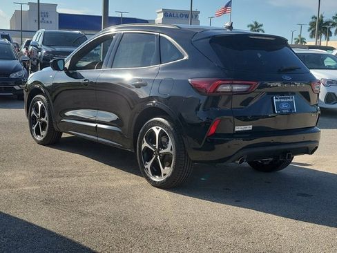 Certified 2023 Ford Escape ST-Line Elite w/ Premium Technology Package image 4