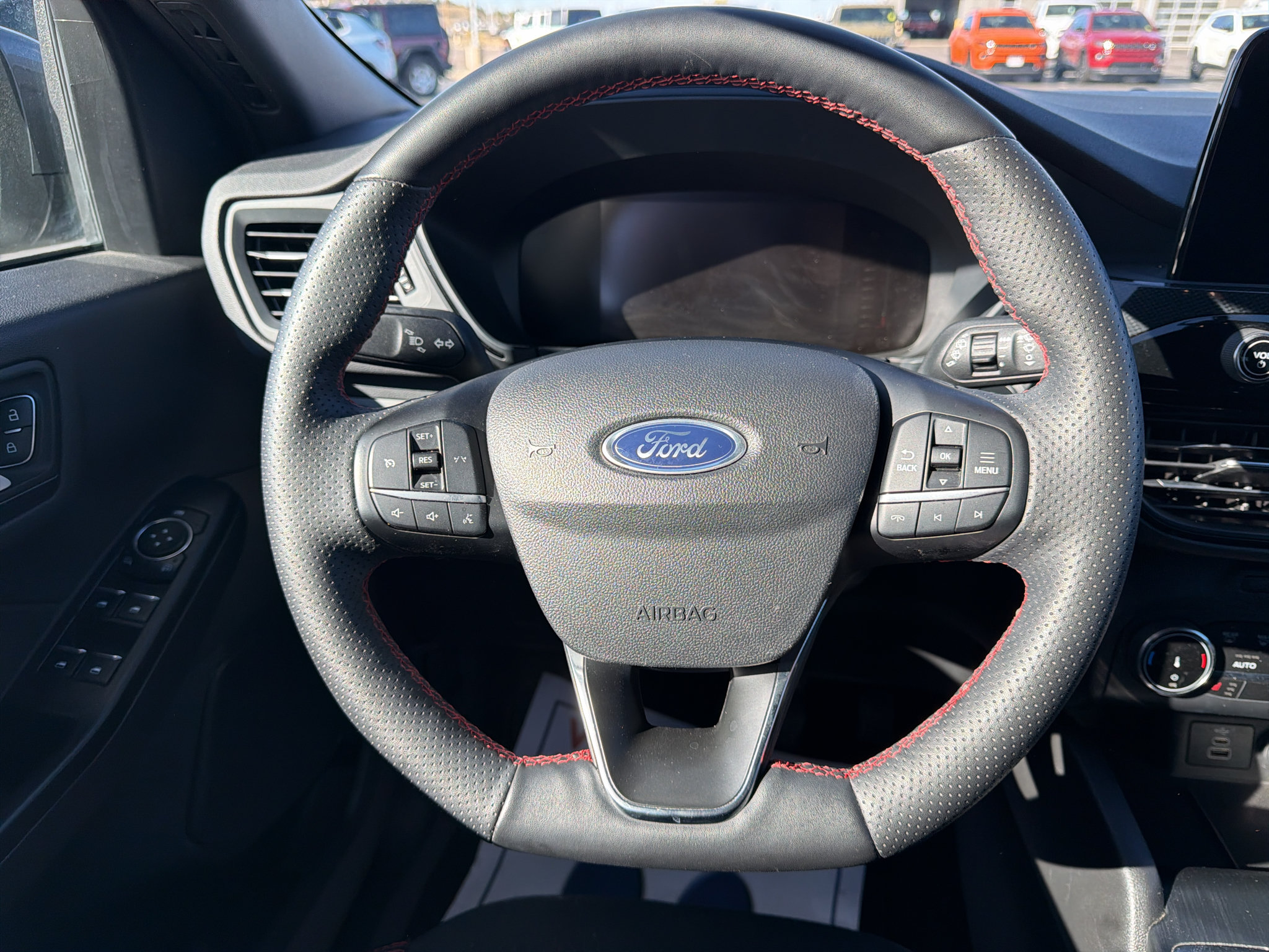 Used 2025 Ford Escape ST-Line Select AWD/4WD image 9