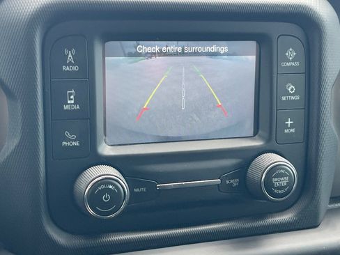 Used 2018 Jeep Wrangler Unlimited Sport AWD/4WD image 19