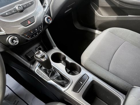 Used 2017 Chevrolet Cruze LT FWD image 23