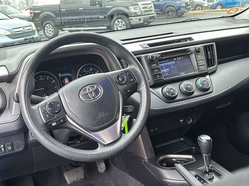 Used 2017 Toyota RAV4 LE image 13