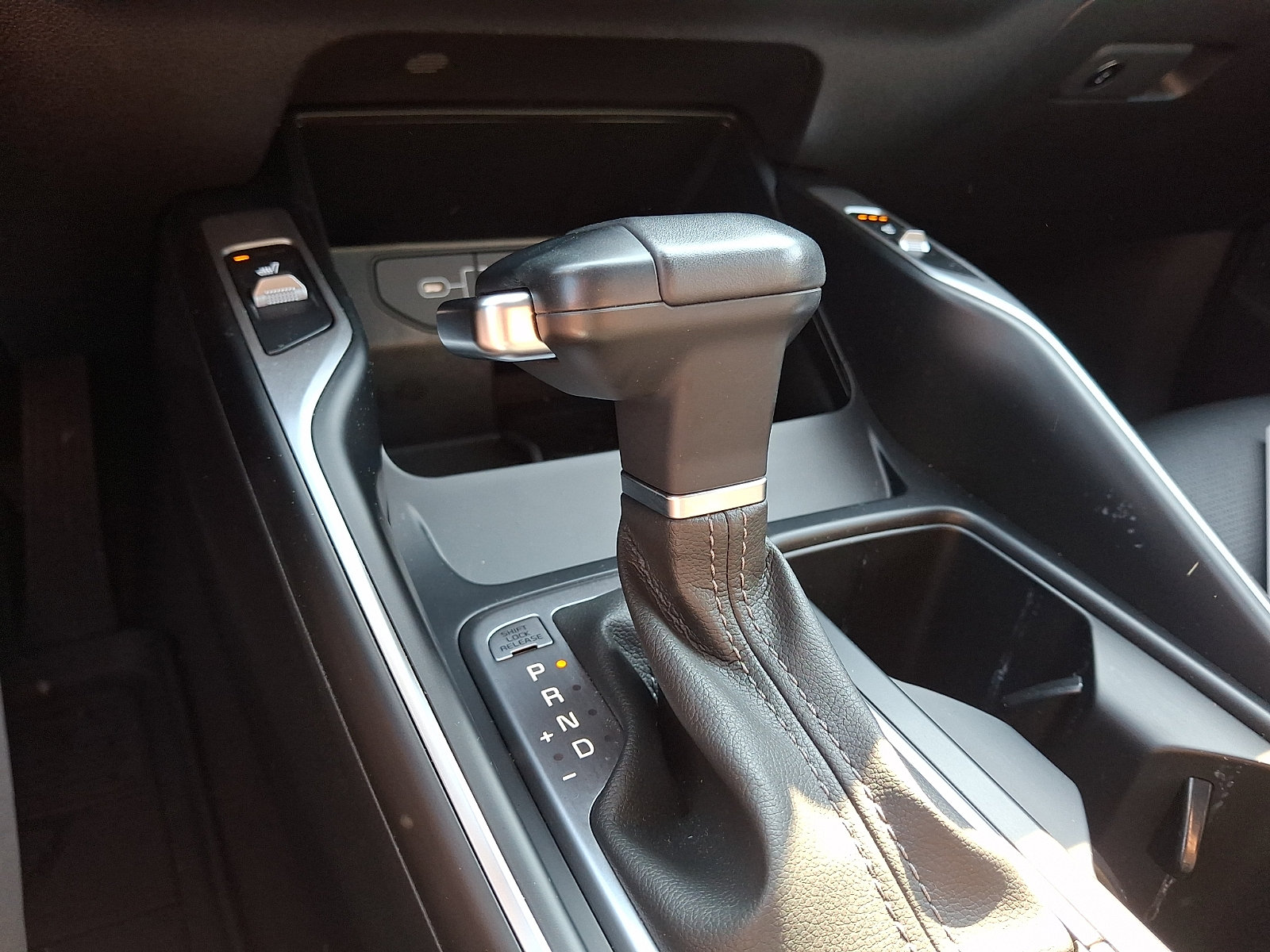 Used 2024 Kia Sorento S w/ Panoramic Sunroof Package FWD image 17