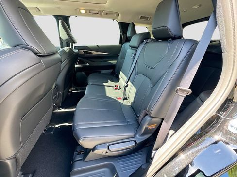 Certified 2026 INFINITI QX60 Luxe w/ Cargo Package FWD image 27