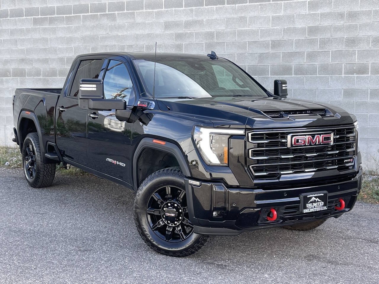 Used 2026 GMC Sierra 2500 AT4 AWD/4WD image 1