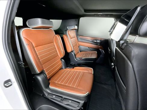 Used 2024 GMC Yukon XL Denali Ultimate image 25