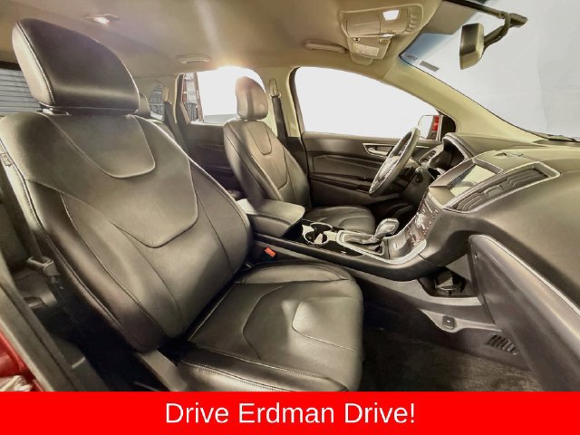 Used 2018 Ford Edge Titanium w/ Technology Package FWD image 24