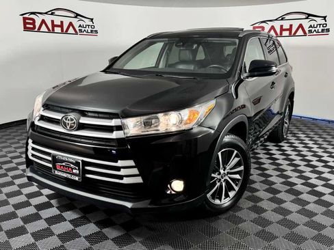 Used 2018 Toyota Highlander XLE AWD/4WD image 2
