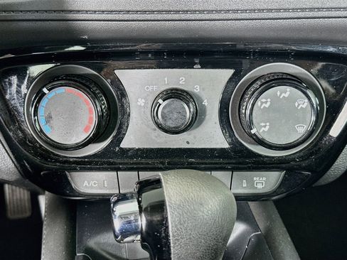 Used 2019 Honda HR-V LX image 22