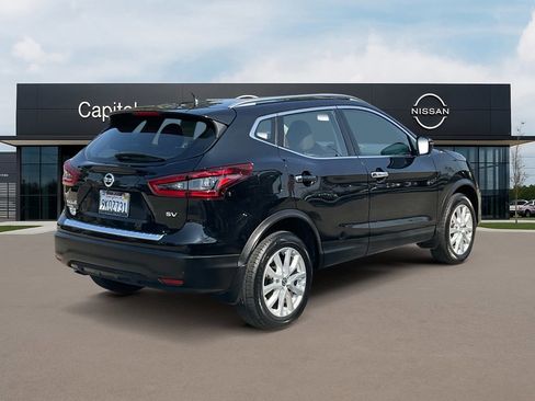 Used 2020 Nissan Rogue Sport SV image 5