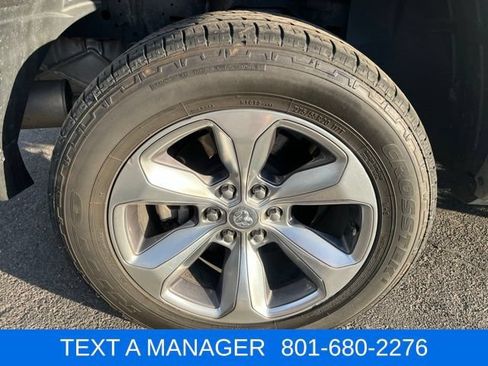 Used 2020 RAM 1500 Laramie w/ Off Road Group AWD/4WD image 6
