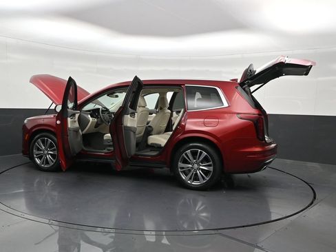 Used 2020 Cadillac XT6 Premium Luxury FWD image 36