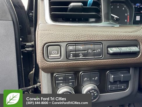 Used 2021 GMC Yukon XL Denali w/ Advanced Technology Package AWD/4WD image 16